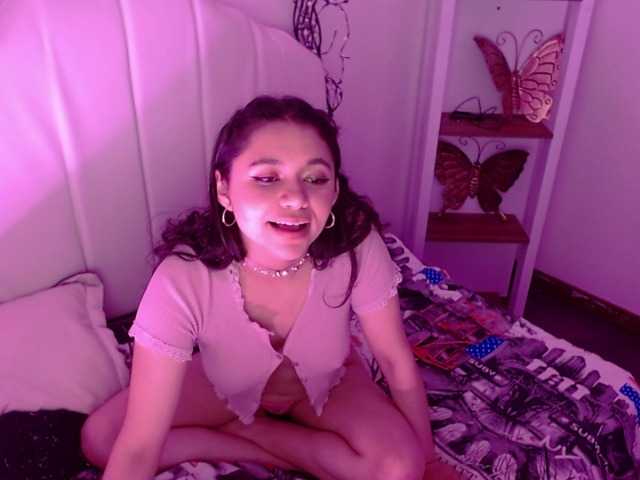 Live sex webcam photo for scarlet-gold #241031705