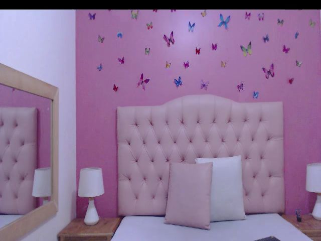 Live sex webcam photo for Keyra_R #257716969