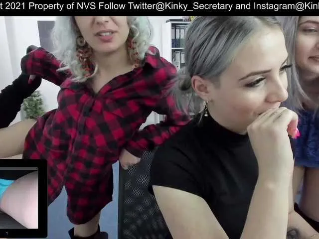 Live sex webcam photo for KinkyOffice #242142077