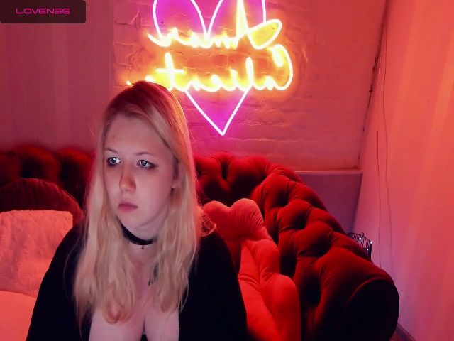 Live sex webcam photo for TinkerrBelll #261879119