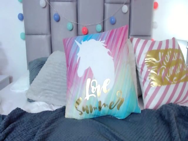 Live sex webcam photo for Mia_thompsons #253804427