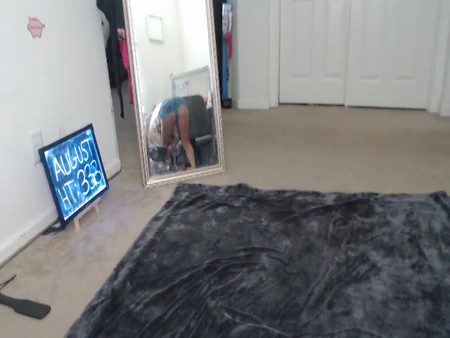 Live sex webcam photo for HollyLynnxo_ #263937707