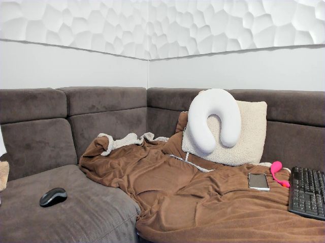 Live sex webcam photo for SecretDesire0 #260392127