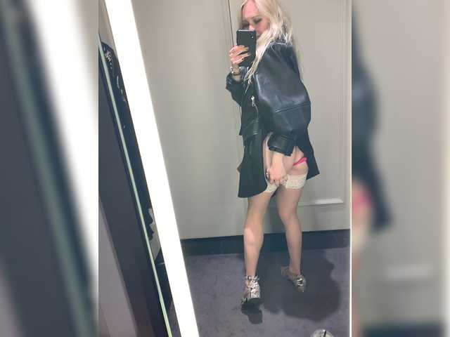 Live sex webcam photo for Likachkaa #245751362