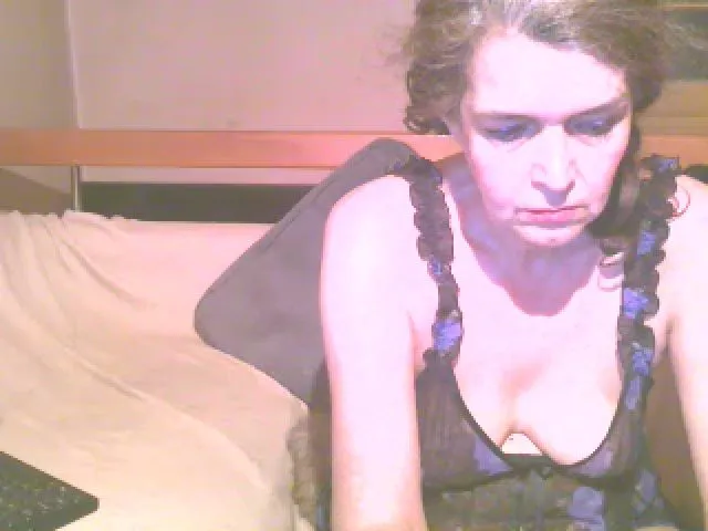 Live sex webcam photo for Lili_Mari69 #252552513