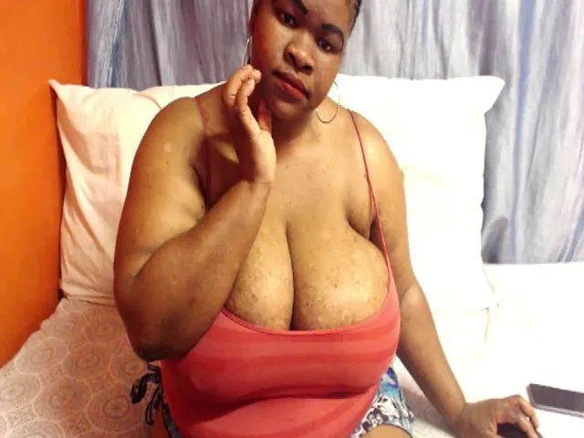 Live sex webcam photo for Sweetnozie #264814749