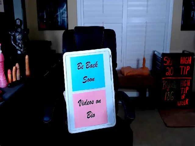 Live sex webcam photo for SummerKnightz #261103912