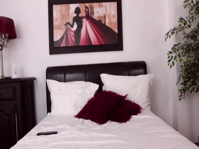 Live sex webcam photo for InnaHottyX #253484008