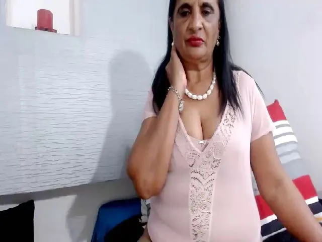 Live sex webcam photo for Indianmilf58 #264285007