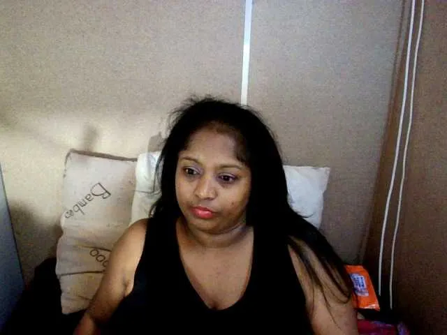Live sex webcam photo for Indiantasha #287986025