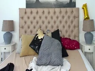 Live sex webcam photo for KendallDark #251813800