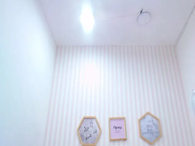 Live sex webcam photo for BrownieYonce_ #255239657