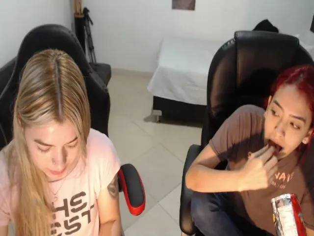 Live sex webcam photo for Thaunhty #255513933