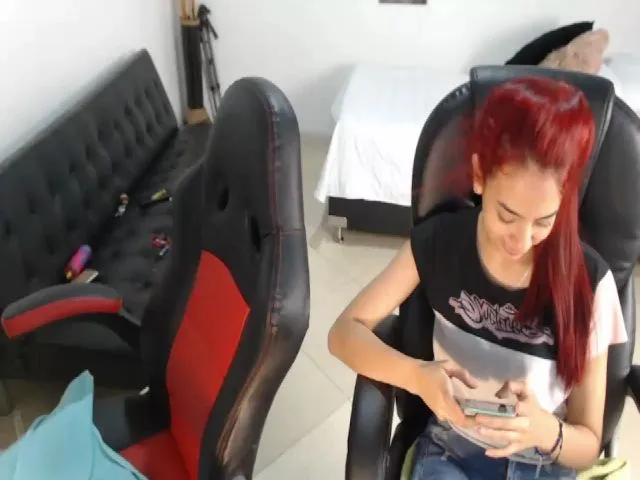 Live sex webcam photo for Thaunhty #256683402