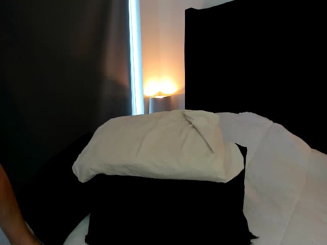 Live sex webcam photo for thewolfof_MFC #262809577