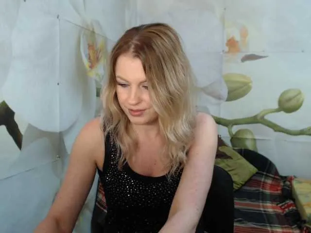 Live sex webcam photo for almazara #245887623