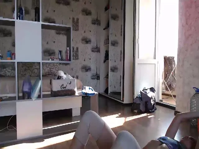Live sex webcam photo for QueenSmile #253441665
