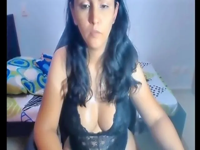 Live sex webcam photo for Sweeetx69 #261694126