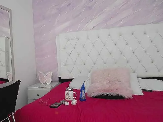 Live sex webcam photo for Karinapuerta #242615137