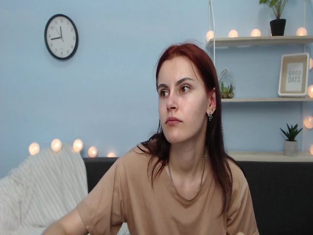 Live sex webcam photo for MollyTravis #256309193