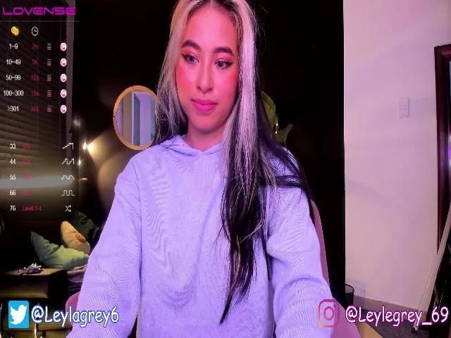 Live sex webcam photo for LeylaGrey #256137388