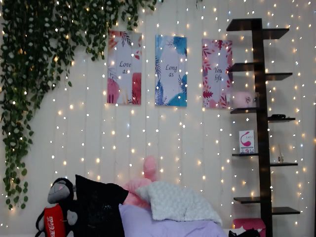 Live sex webcam photo for JOLIE_ABALO #261858446