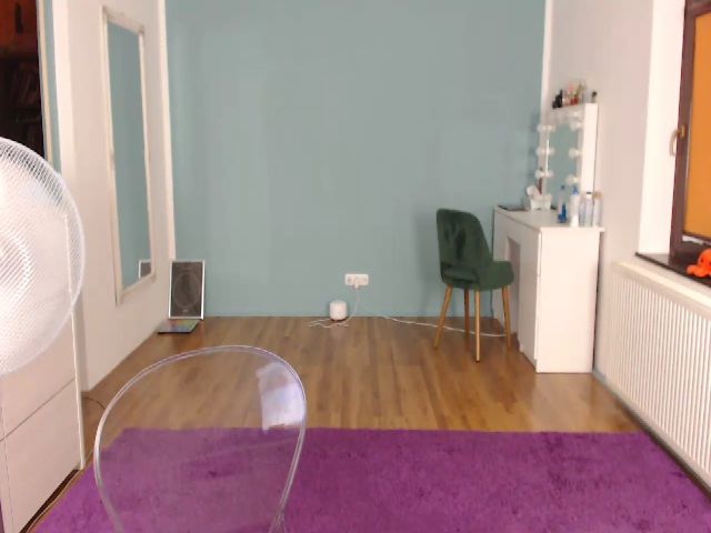 Live sex webcam photo for Conny___ #253237394