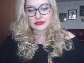 Live sex webcam photo for WifeyNusha #240561156