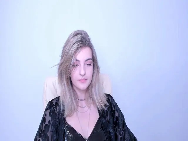 Live sex webcam photo for HelelGretta #253338705