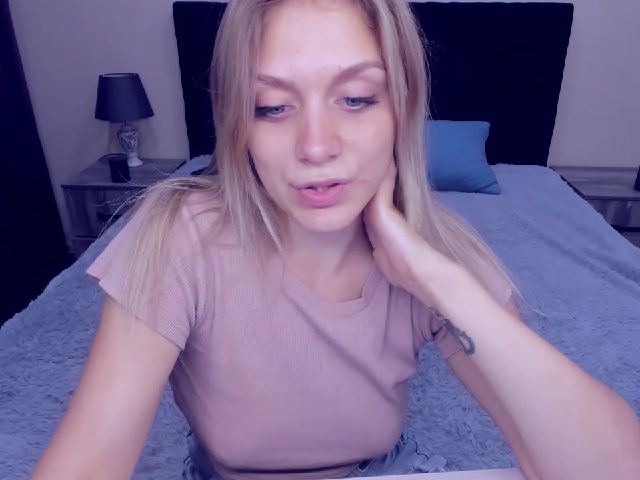Live sex webcam photo for MeganKind #254762772