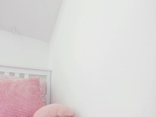 Live sex webcam photo for AshleyJohnes #257365763