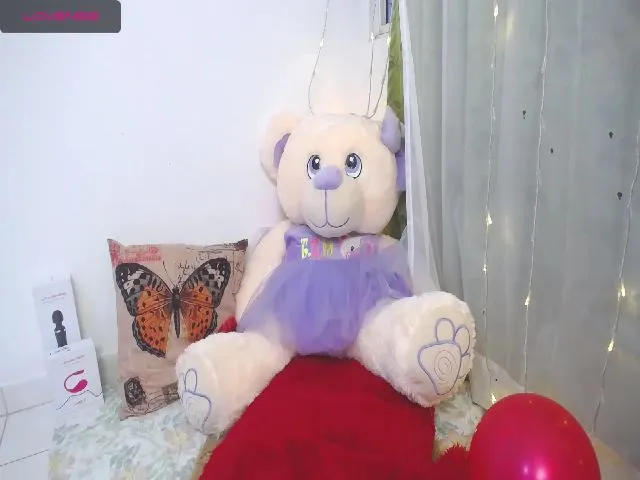 Live sex webcam photo for loli_love19 #257110780