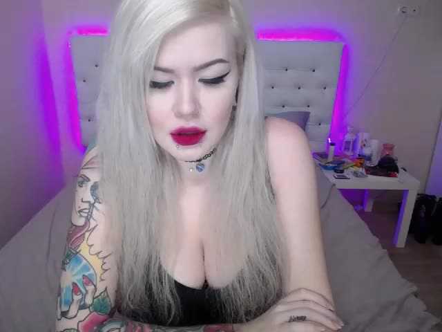 Live sex webcam photo for PrettyandNaug #240889844