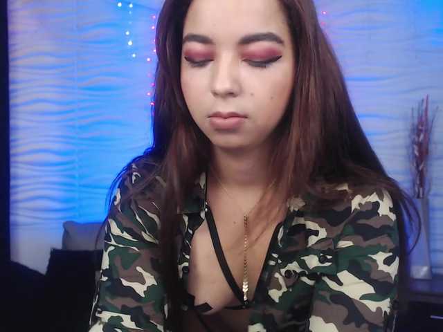 Live sex webcam photo for AnnieJacobs #241345702