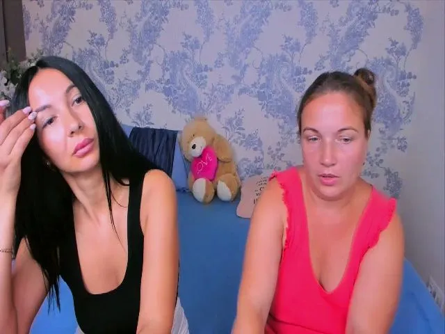 Live sex webcam photo for NikaRysa #255466773