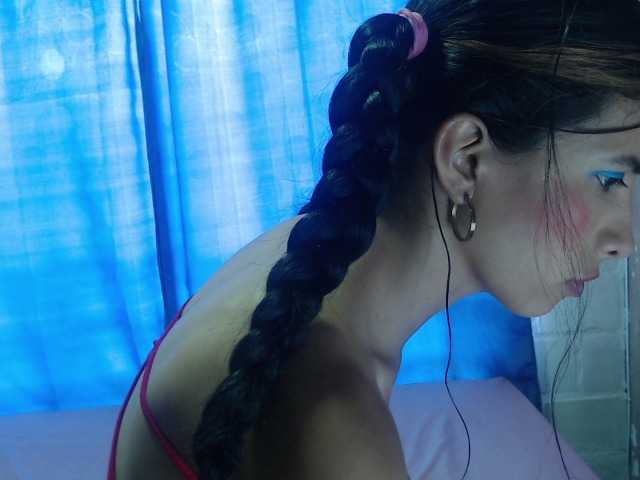 Live sex webcam photo for zoe-barnet #252185448