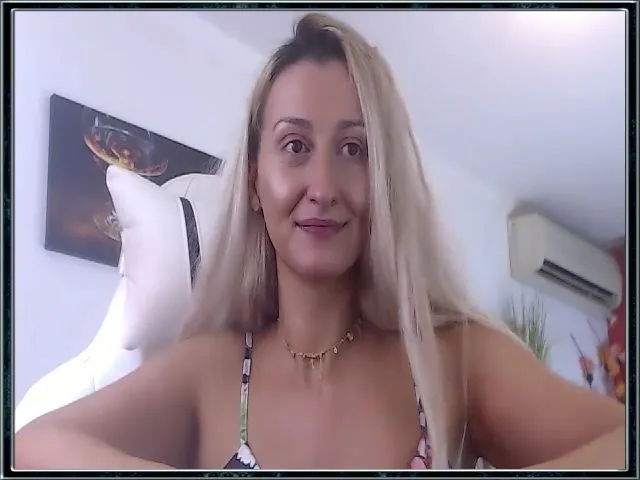 Live sex webcam photo for ClassyMelyna #257074038