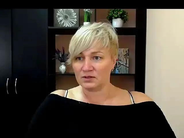 Live sex webcam photo for KailyMey #264969698