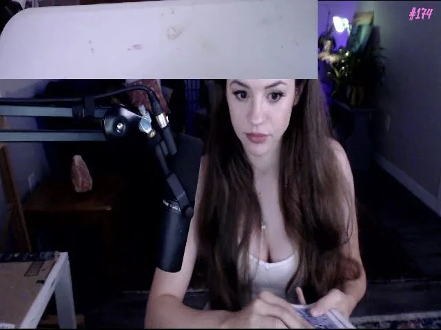 Live sex webcam photo for Sophelia #262554252