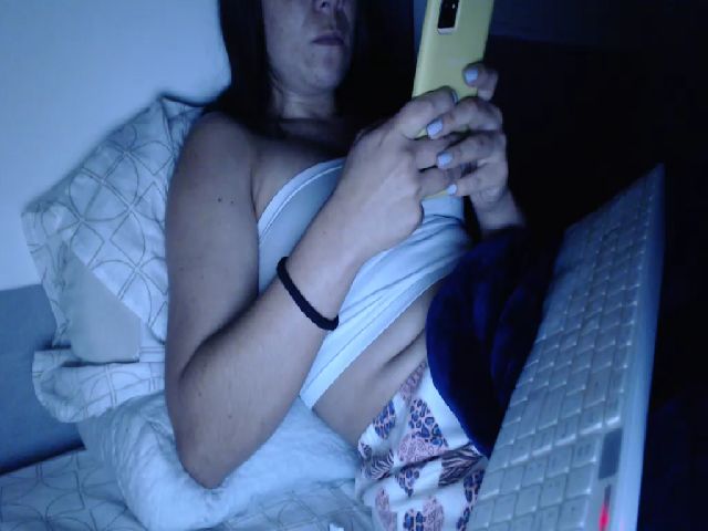 Live sex webcam photo for Joanne7 #252733467