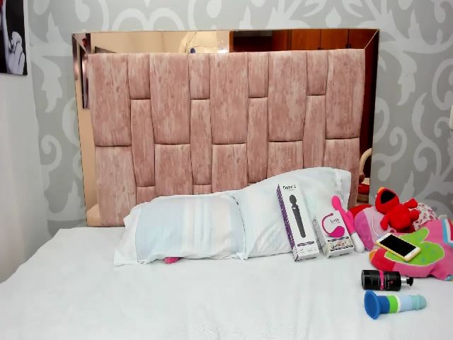 Live sex webcam photo for scarlet_tt #255819419