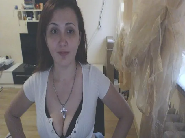 Live sex webcam photo for EmpressDaria #256156871