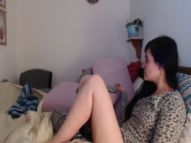 Live sex webcam photo for isabellazee2 #254700597