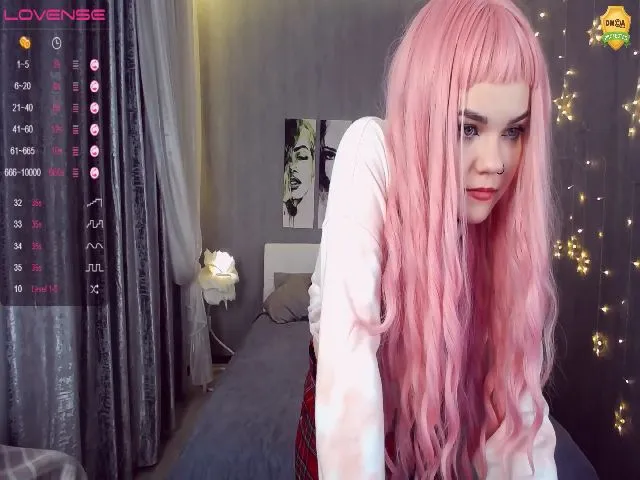 Live sex webcam photo for KerryBlair #254403789