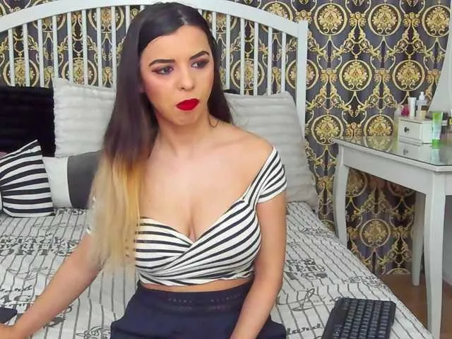 Live sex webcam photo for JuliaHayes90 #241263165