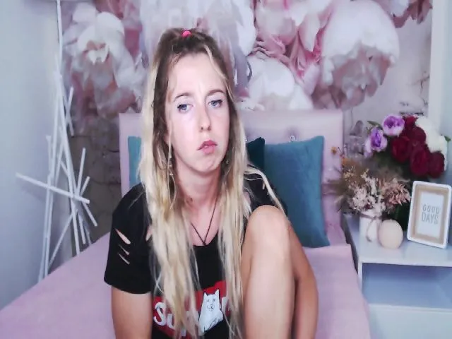 Live sex webcam photo for Lili_Tease #254670299