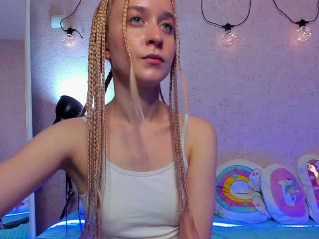 Live sex webcam photo for KiraLiLime #287989846