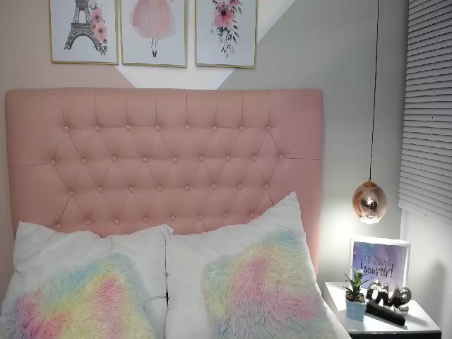 Live sex webcam photo for ema_zz #265363559