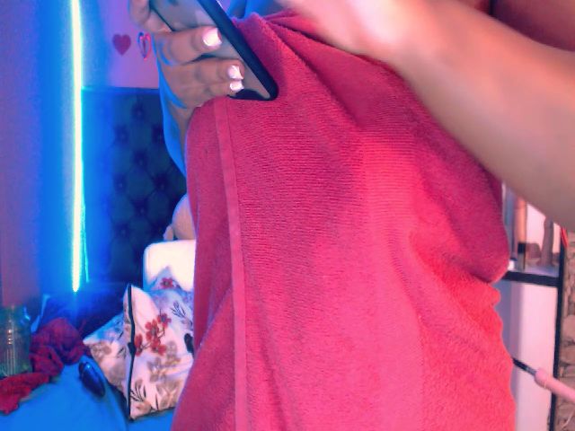 Live sex webcam photo for ELSIEMORRIS #255136554