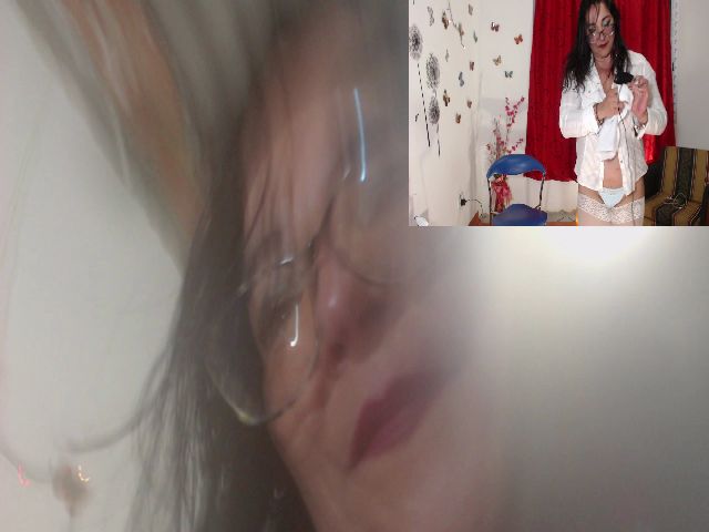 Live sex webcam photo for Emmarocker #259667692